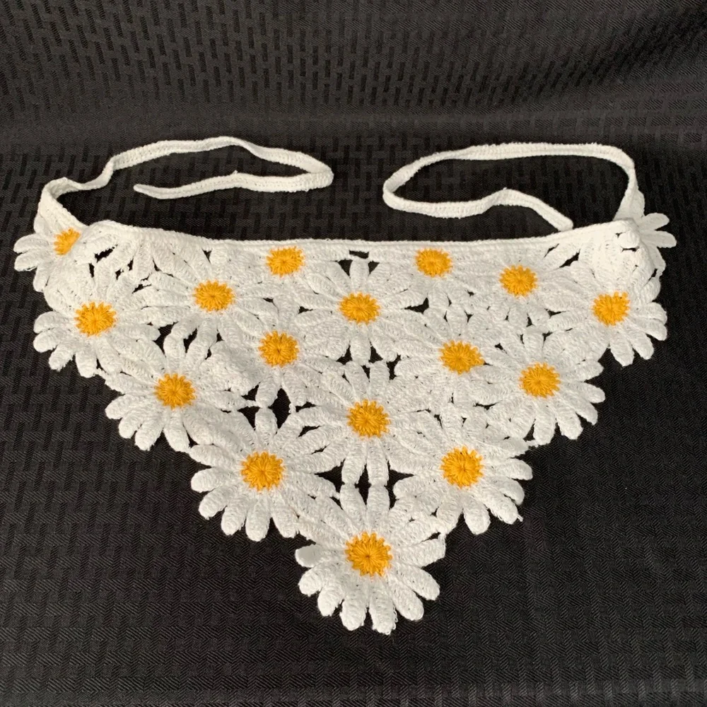 Girlhoodcore Crochet Daisy Bandanna